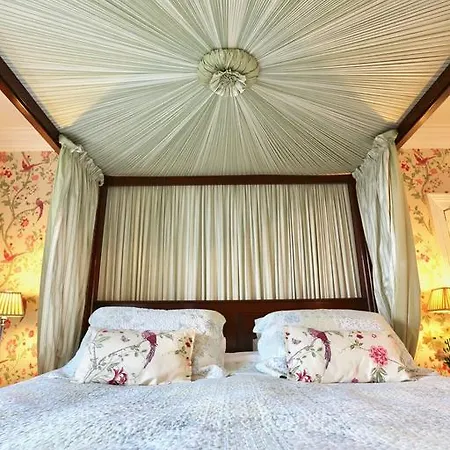 The Old Vicarage 4*