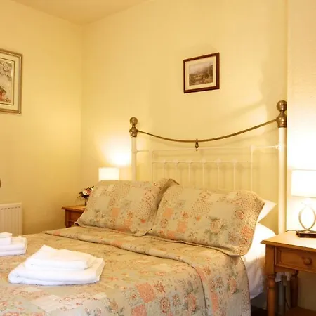 ベッド・アンド・ブレックファスト The Old Vicarage レイバーン